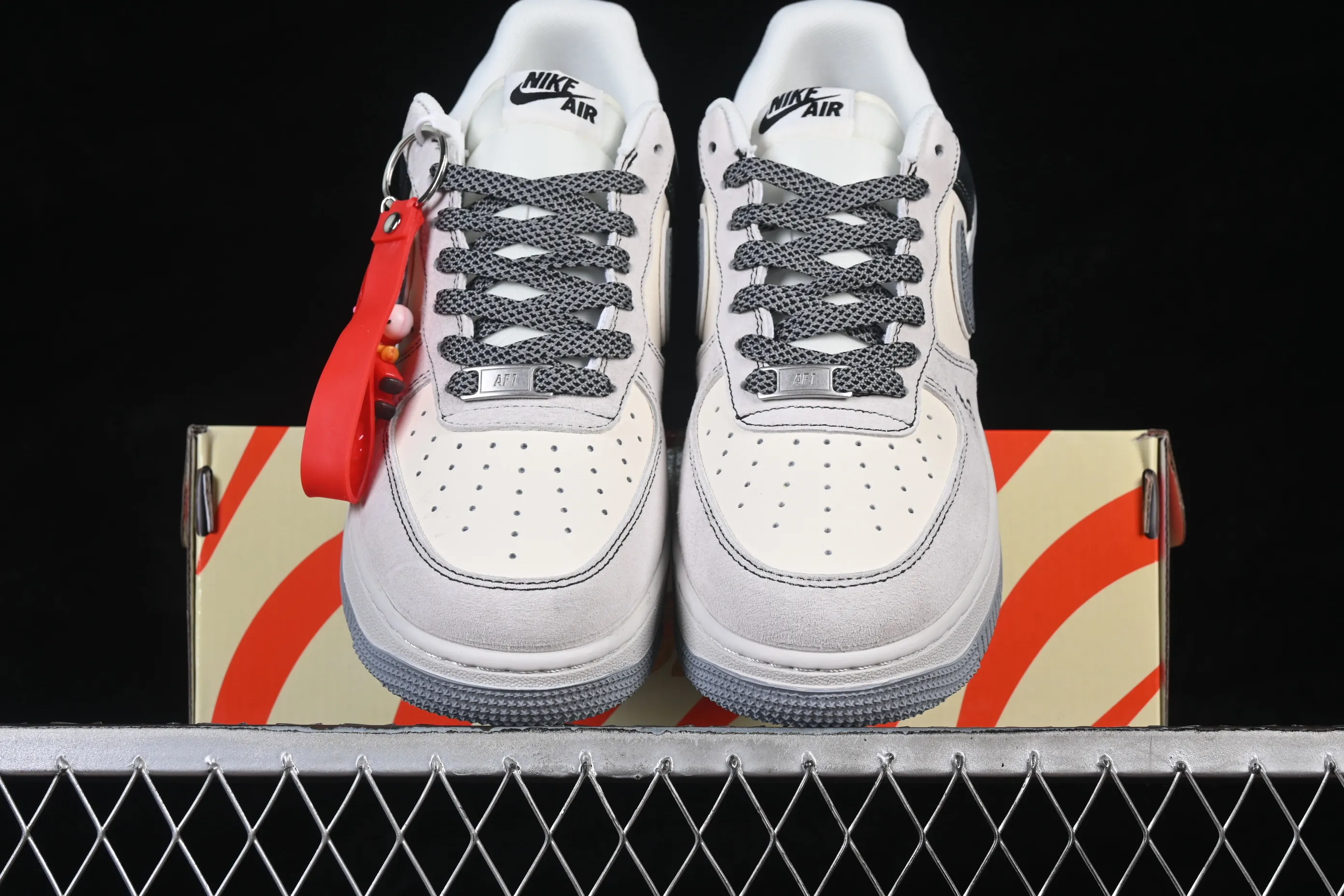 All categories Nk Air Force 1 Air Force series Nk Air Force 1 Low Air Force low-top Nike Air Force 1'07 Low Black and white national style Air Force 1 low-top casual sneakers HT5088-636